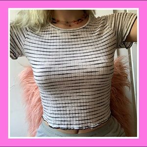 Cute stripped t-shirt crop top